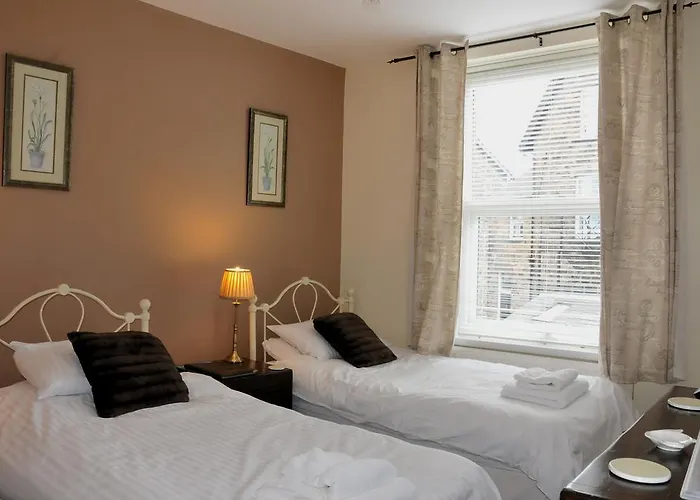 Dragon House Guest 4*