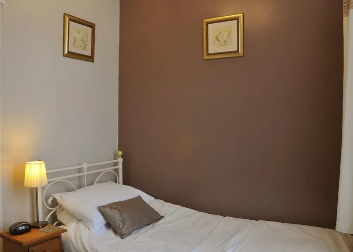 Guest house Dragon House Guest Harrogate